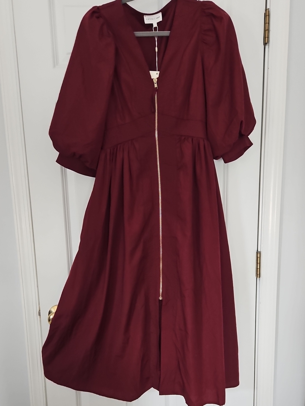 entro Burgundy Puff-Sleeve Midi Dress with Front Zip